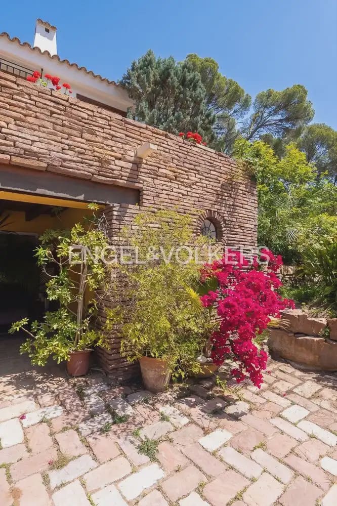 Chalet de 9 habitaciones en Náquera en venta - 1.180.000 € (Ref: 9898263)