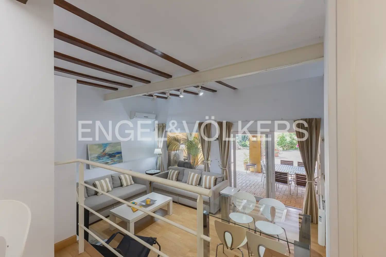 Chalet de 9 habitaciones en Náquera en venta - 1.180.000 € (Ref: 9898263)