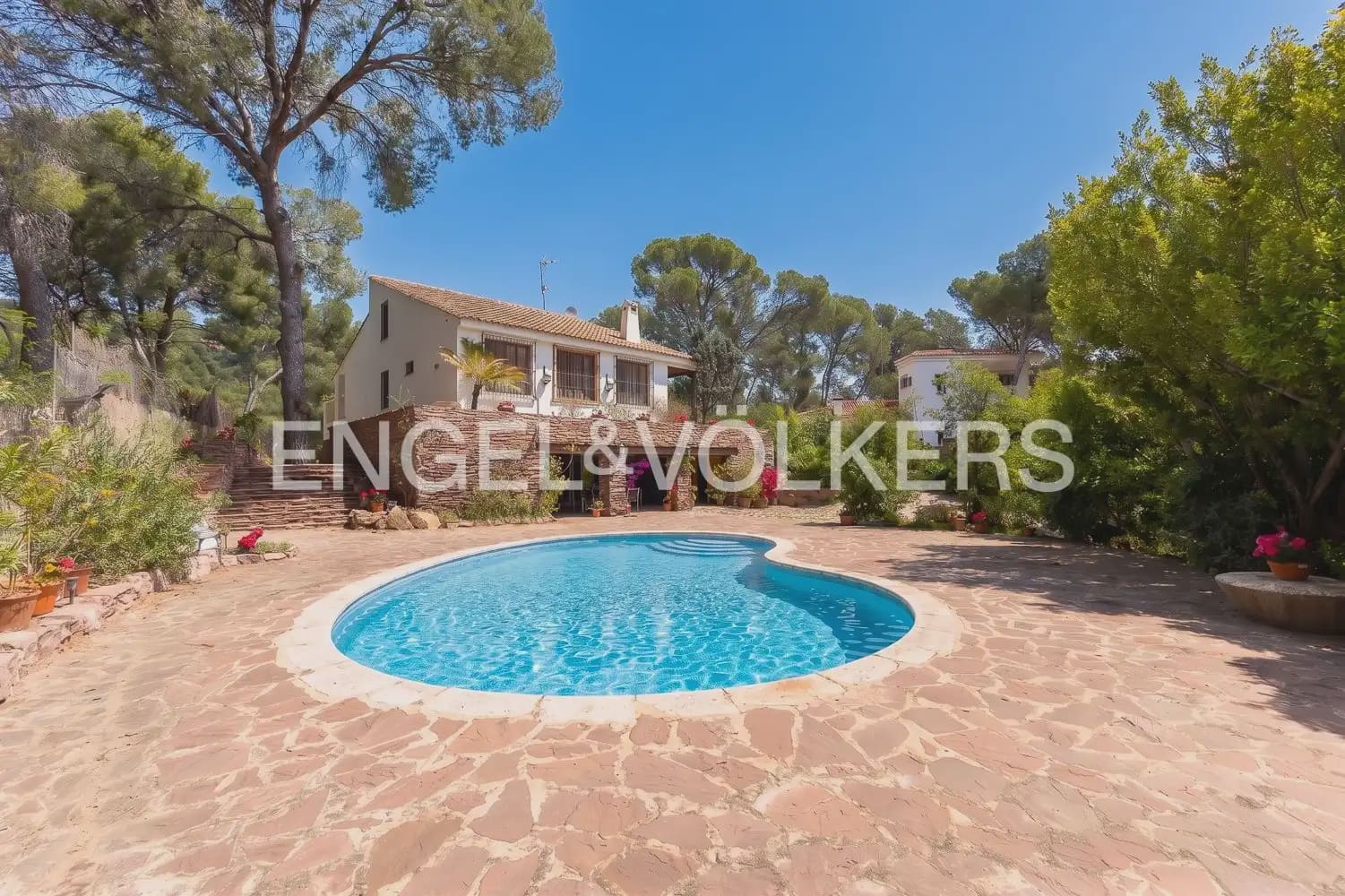 Chalet de 9 habitaciones en Náquera en venta - 1.180.000 € (Ref: 9898263)