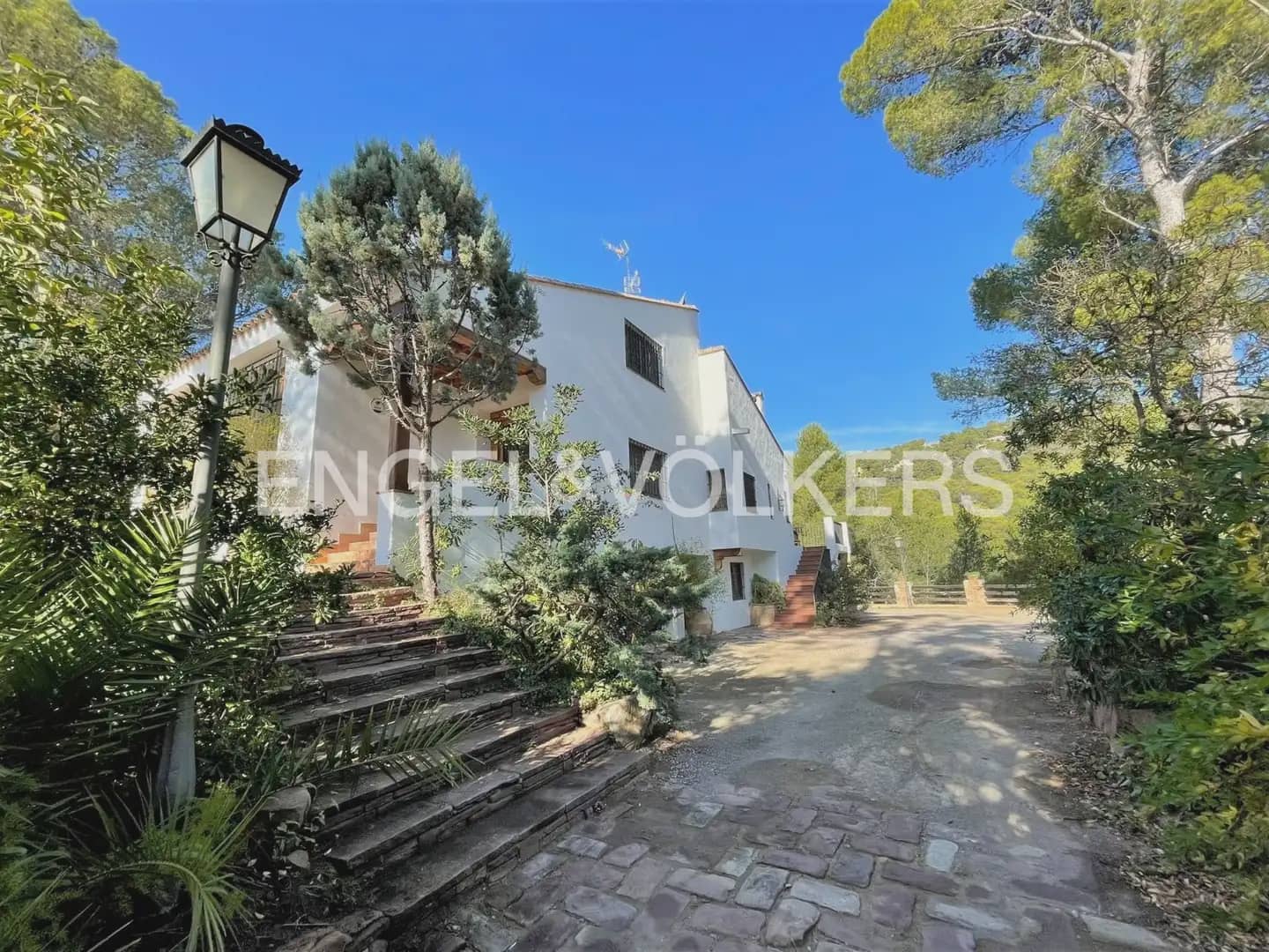 Chalet de 9 habitaciones en Náquera en venta - 1.180.000 € (Ref: 9898263)