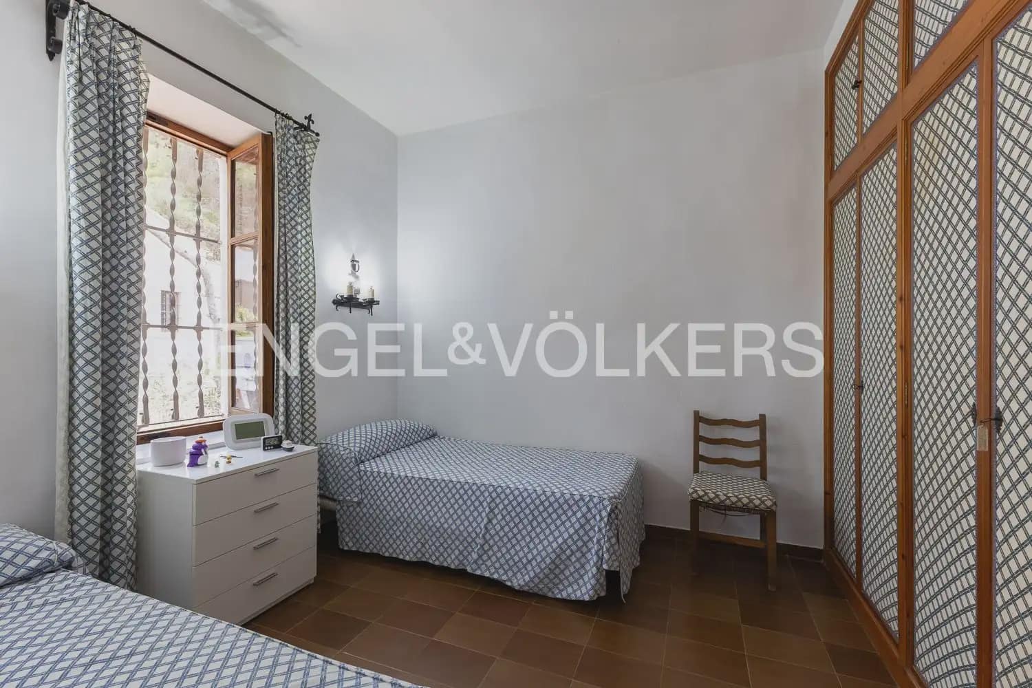 Chalet de 9 habitaciones en Náquera en venta - 1.180.000 € (Ref: 9898263)