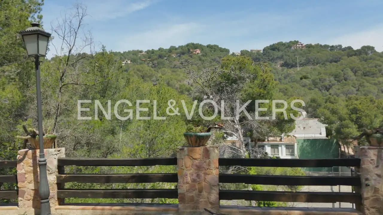 Chalet de 9 habitaciones en Náquera en venta - 1.180.000 € (Ref: 9898263)