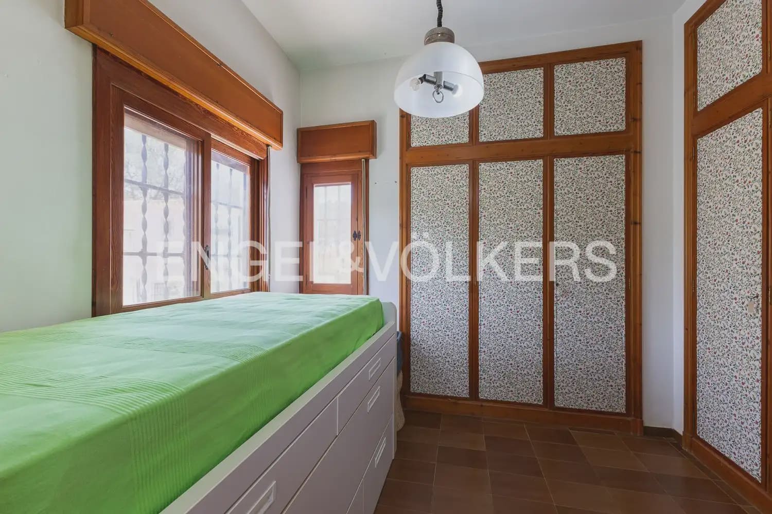 Chalet de 9 habitaciones en Náquera en venta - 1.180.000 € (Ref: 9898263)