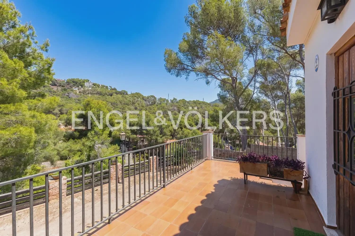 Chalet de 9 habitaciones en Náquera en venta - 1.180.000 € (Ref: 9898263)