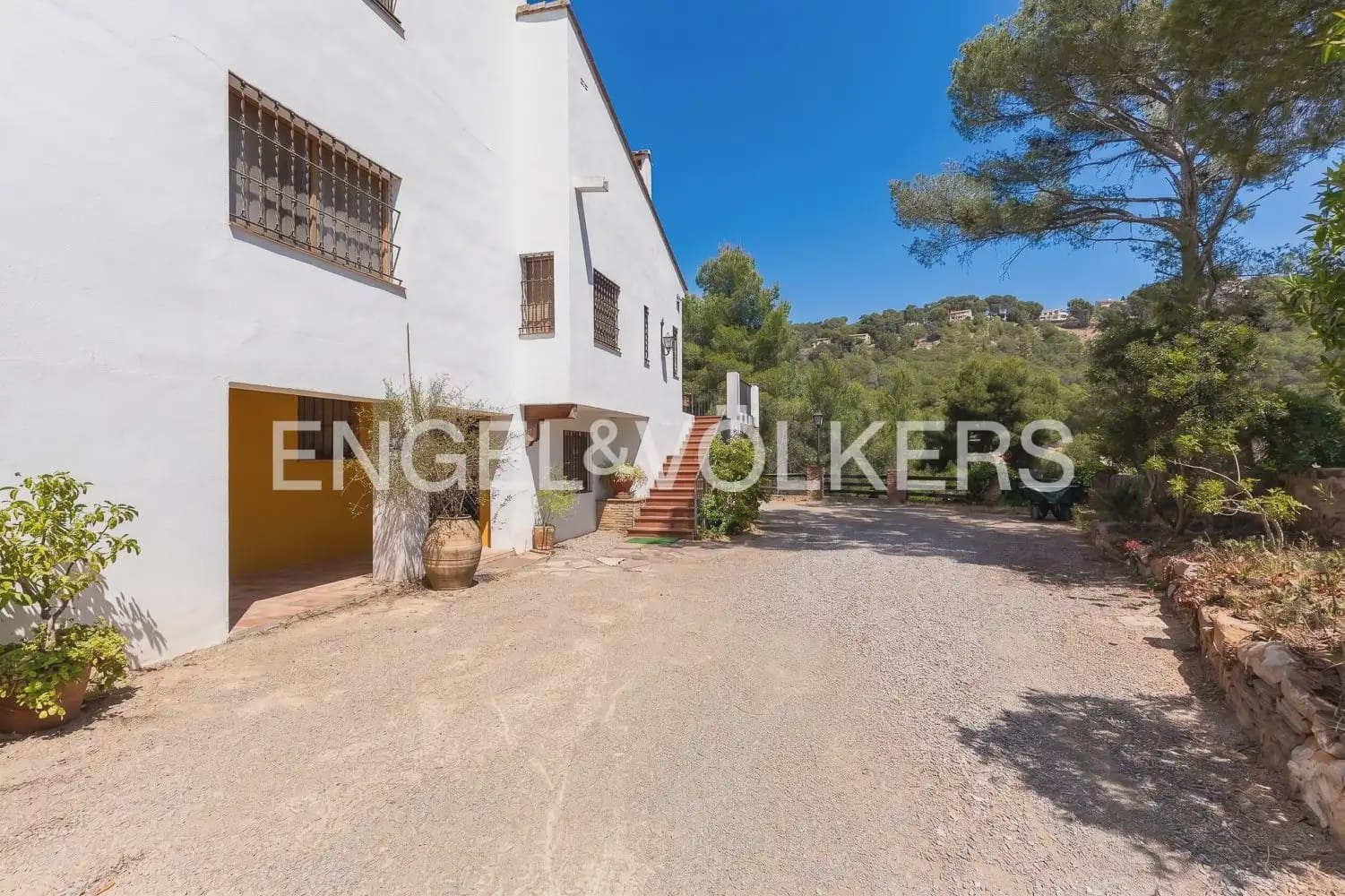 Chalet de 9 habitaciones en Náquera en venta - 1.180.000 € (Ref: 9898263)