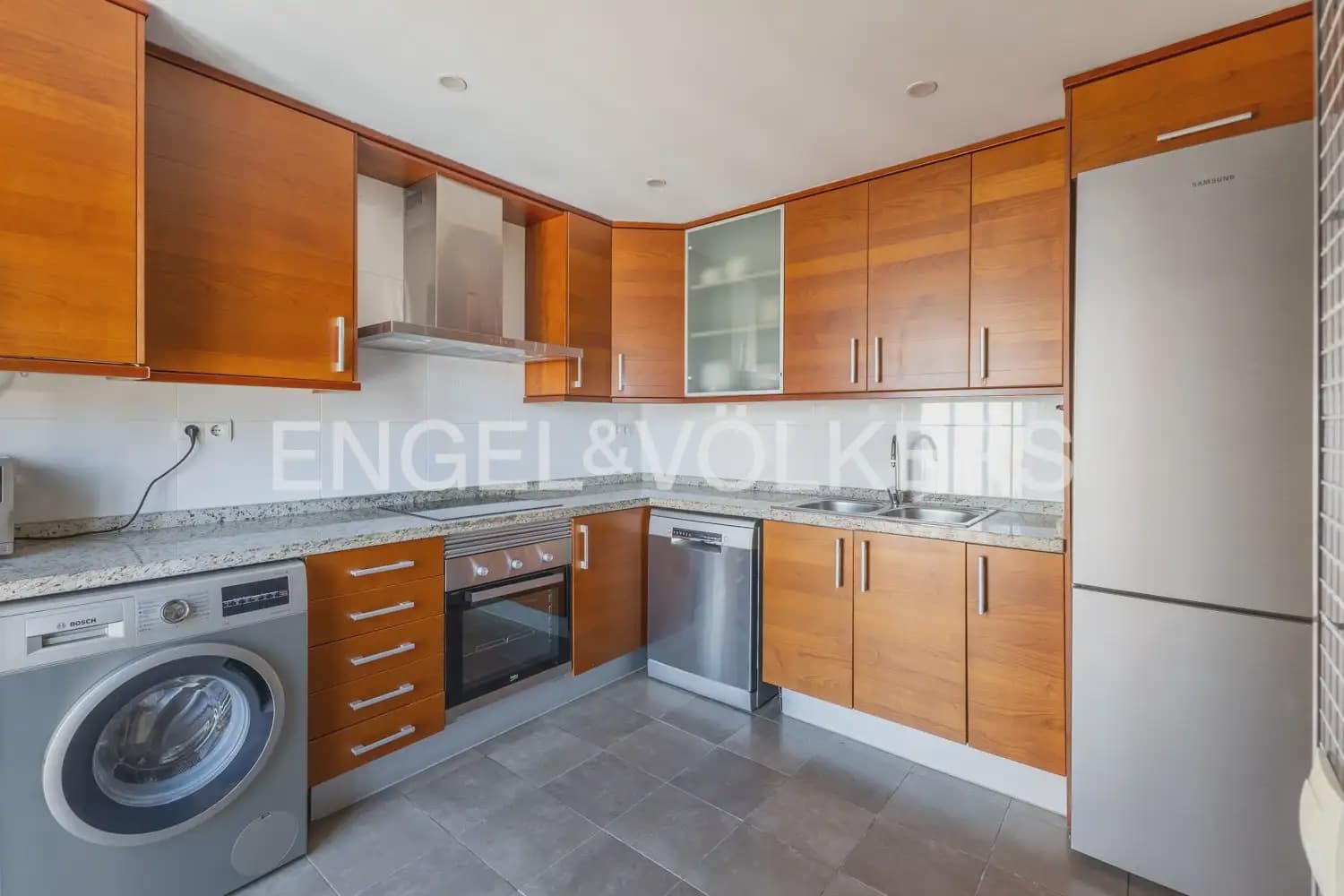 2 sovrum Takvåning att hyra i Valencia stad - 2 000 € (Ref: 9898266)
