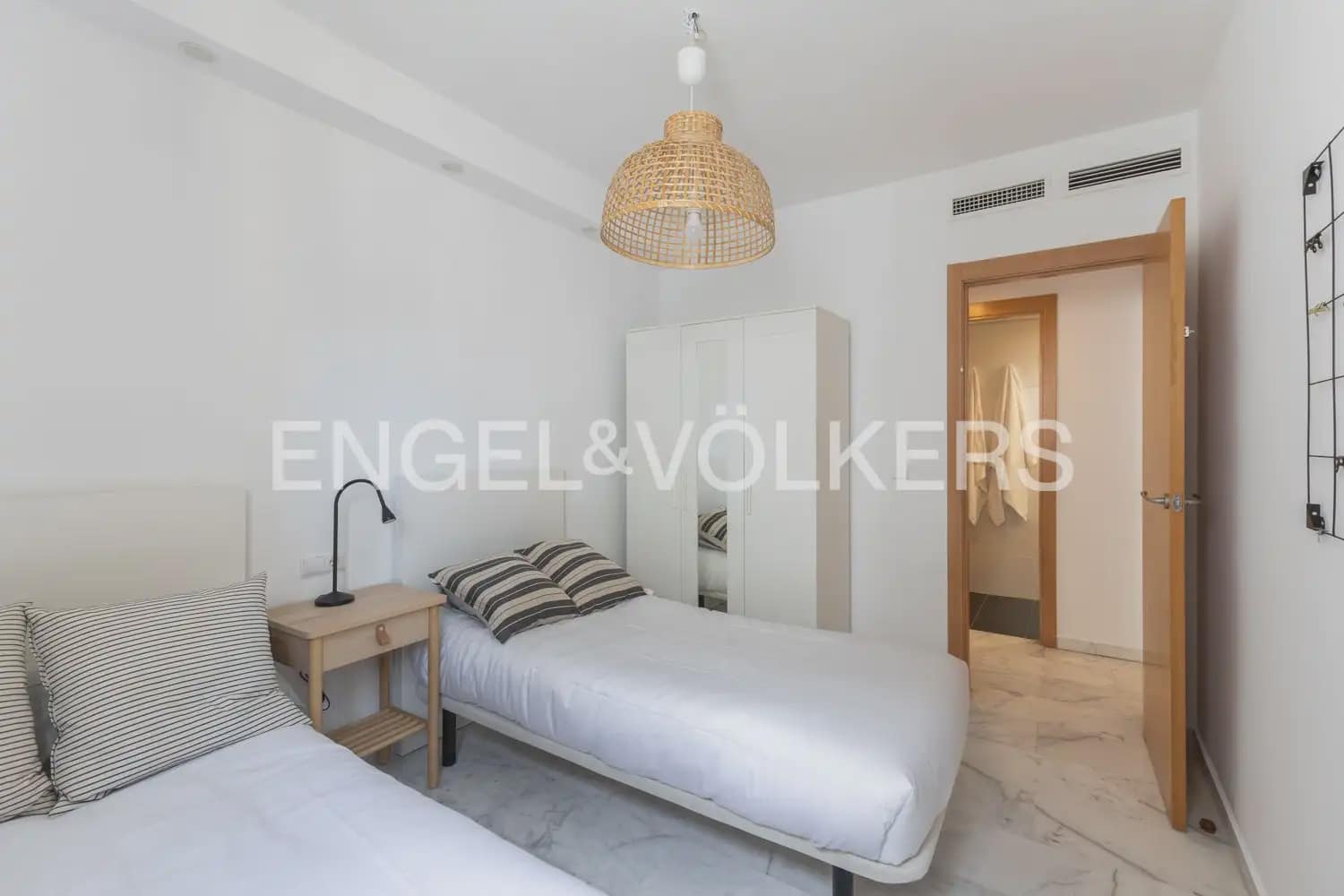 2 sovrum Takvåning att hyra i Valencia stad - 2 000 € (Ref: 9898266)