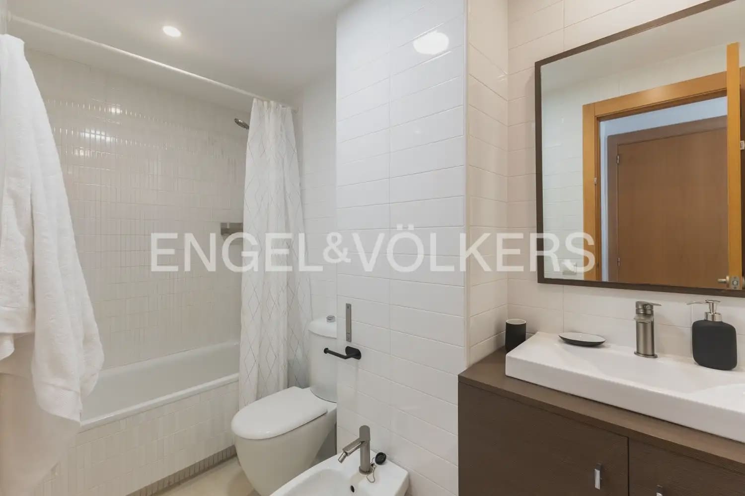2 sovrum Takvåning att hyra i Valencia stad - 2 000 € (Ref: 9898266)
