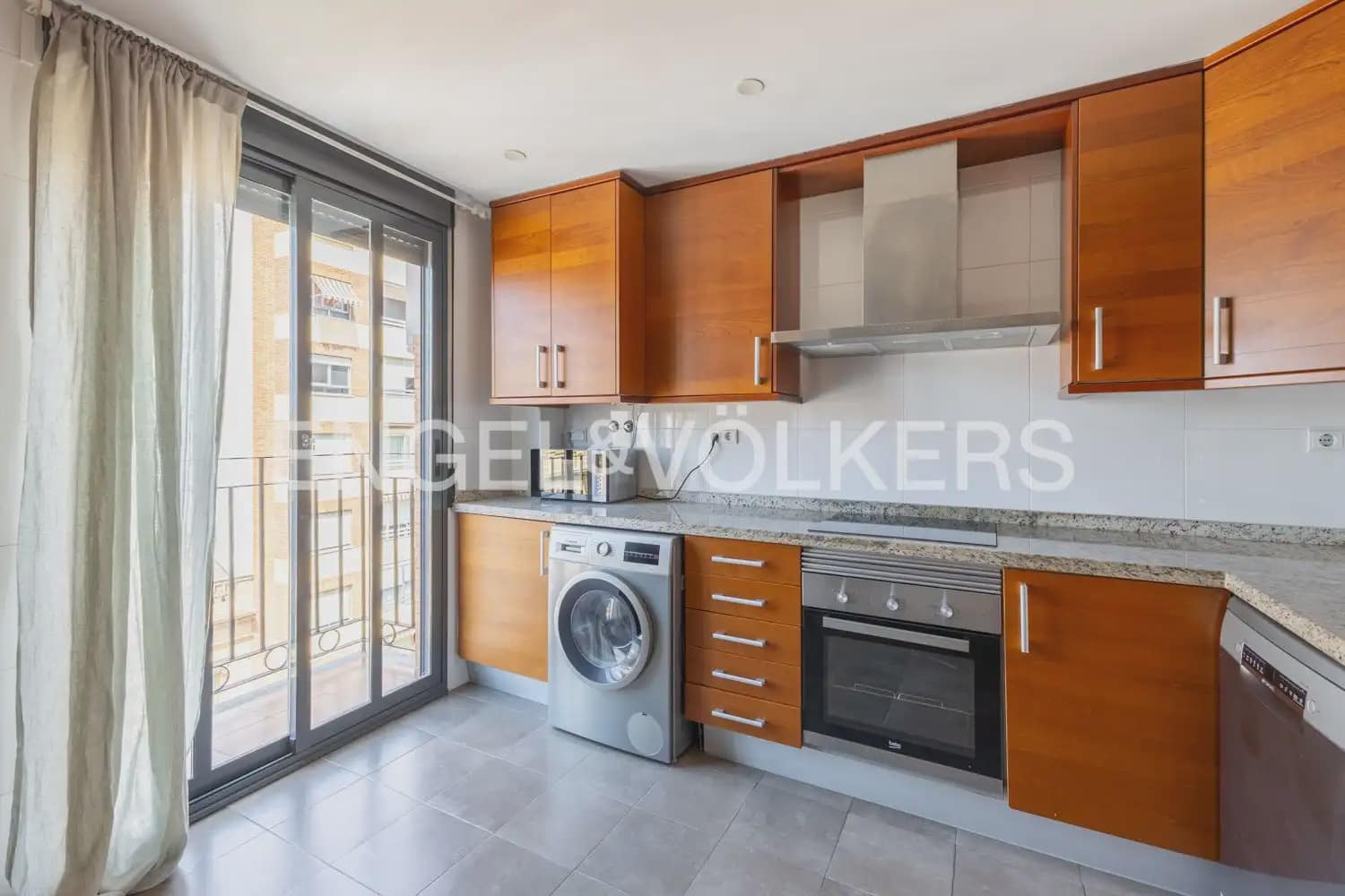 2 sovrum Takvåning att hyra i Valencia stad - 2 000 € (Ref: 9898266)