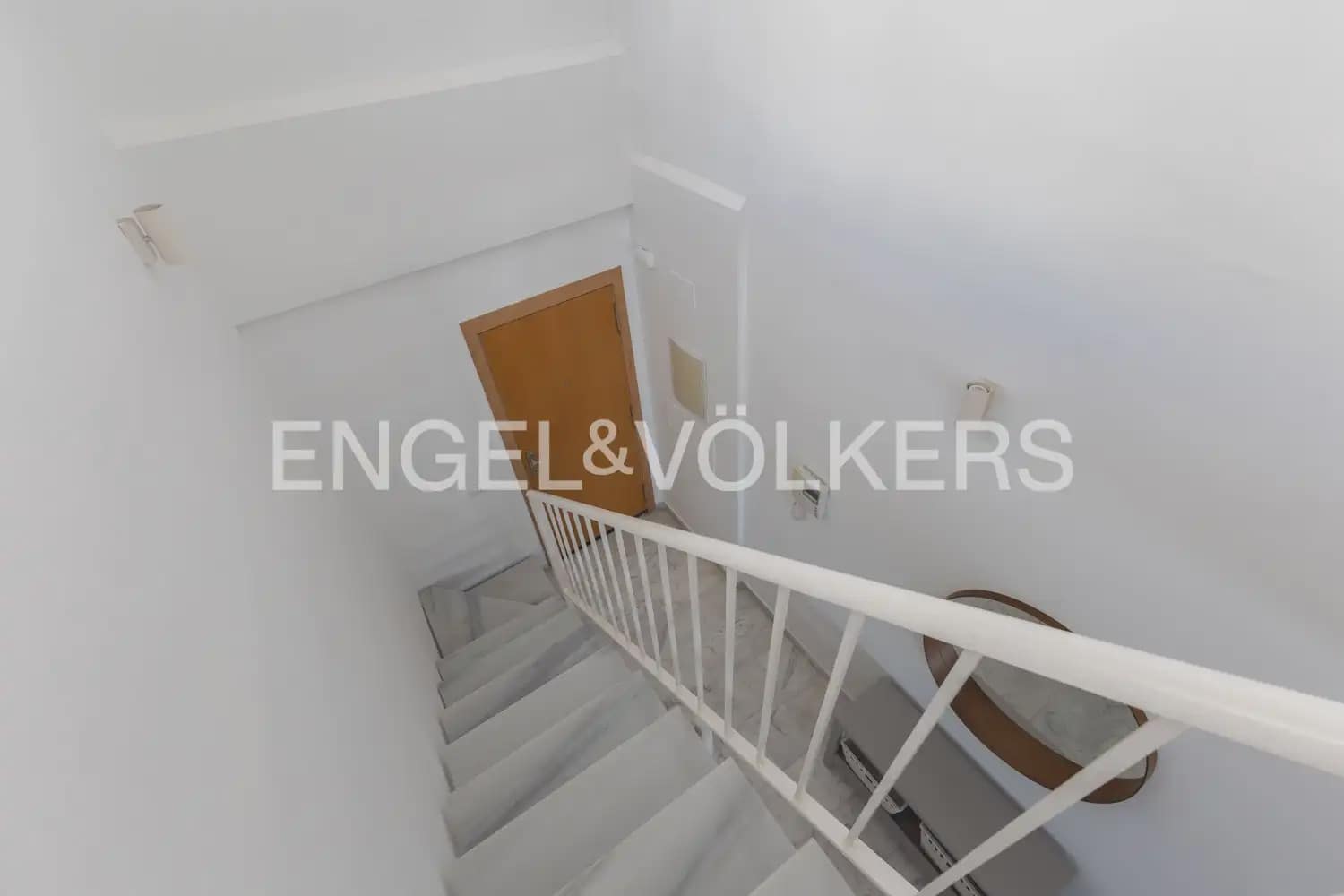 2 sovrum Takvåning att hyra i Valencia stad - 2 000 € (Ref: 9898266)