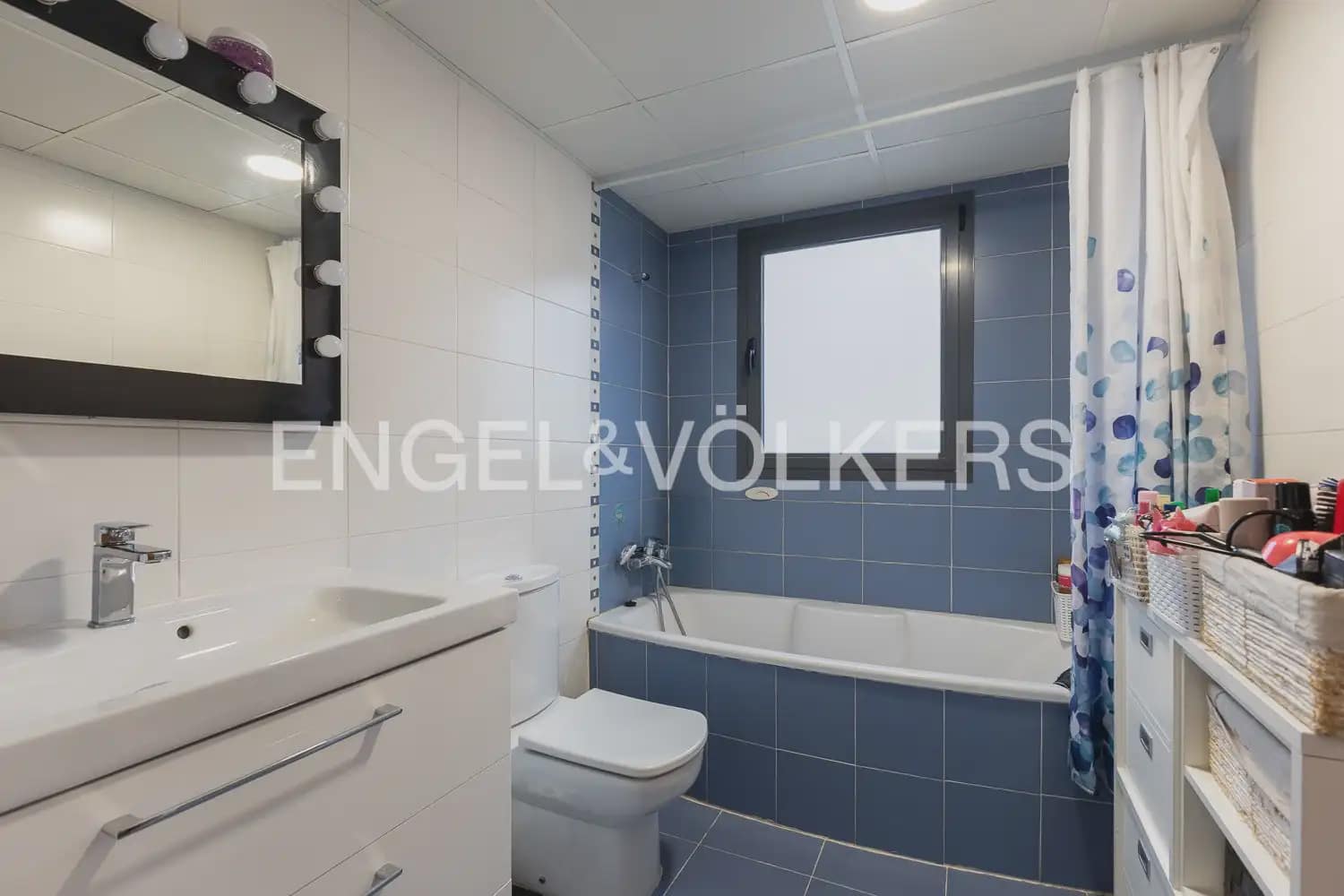 5 bedroom Villa for sale in San Antonio de Benageber with pool garage - € 550,000 (Ref: 9898267)