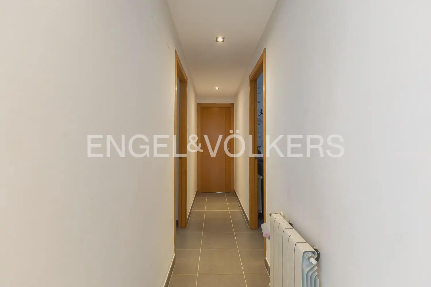 5 bedroom Villa for sale in San Antonio de Benageber with pool garage - € 550,000 (Ref: 9898267)