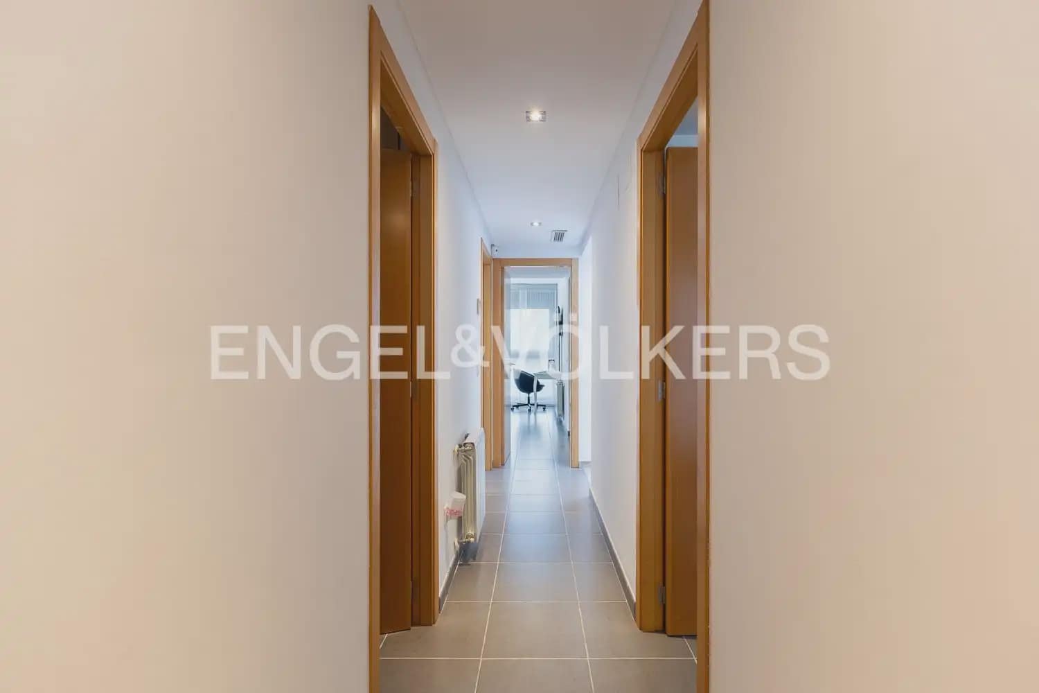 5 bedroom Villa for sale in San Antonio de Benageber with pool garage - € 550,000 (Ref: 9898267)