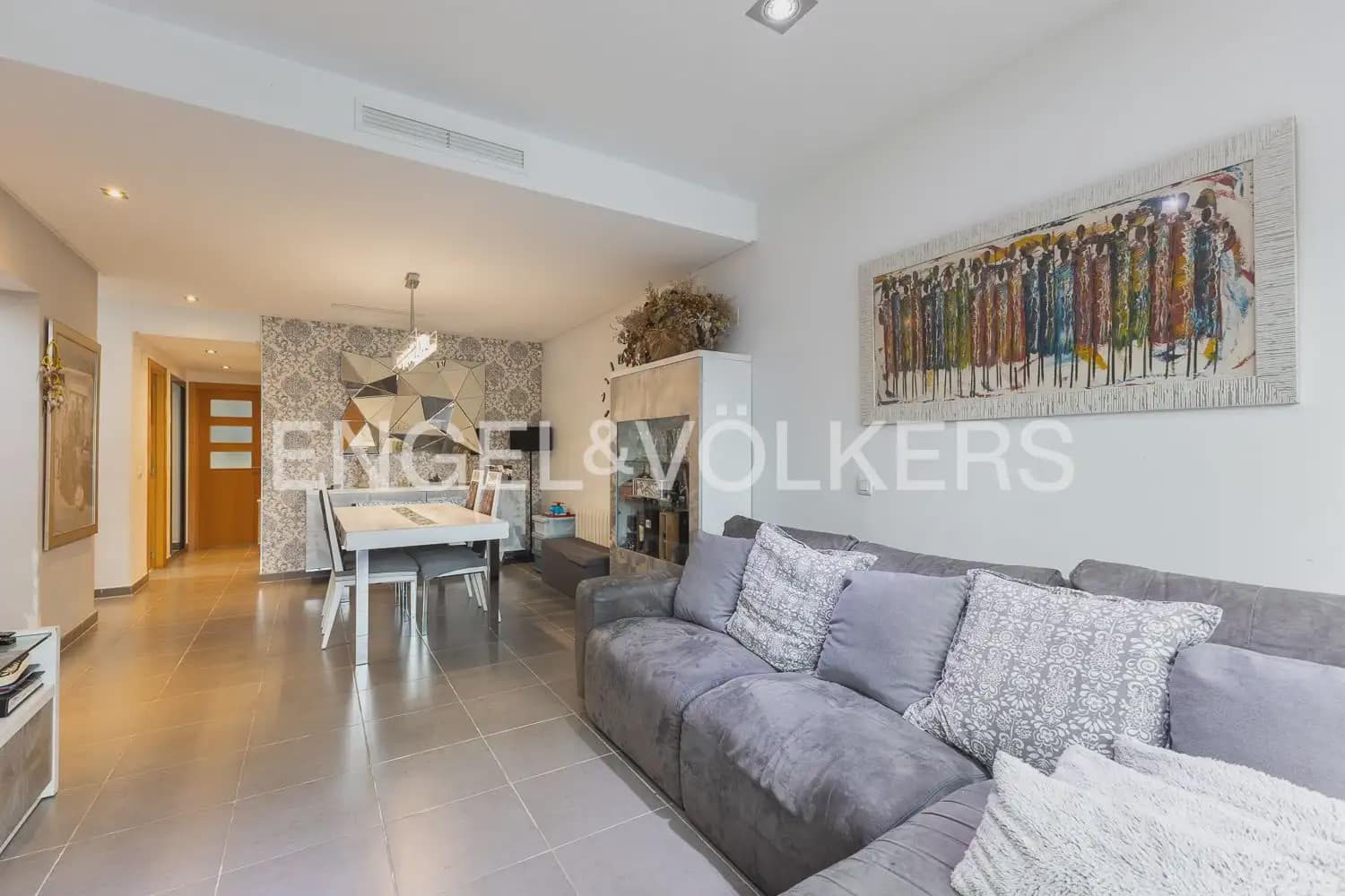 5 bedroom Villa for sale in San Antonio de Benageber with pool garage - € 550,000 (Ref: 9898267)