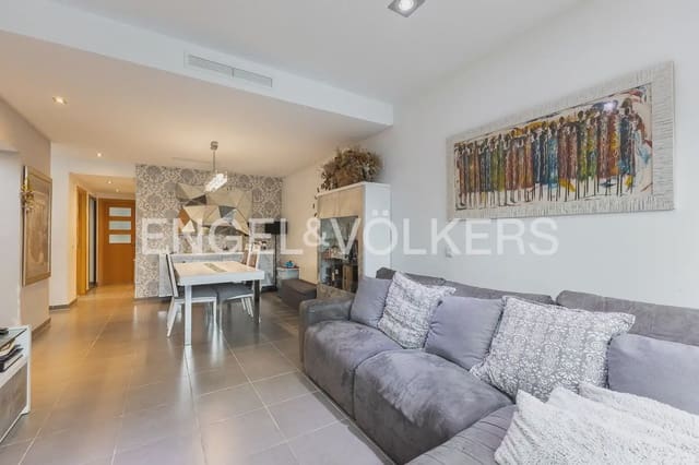 5 bedroom Villa for sale in San Antonio de Benagéber with pool garage - € 550,000 (Ref: 9898267)
