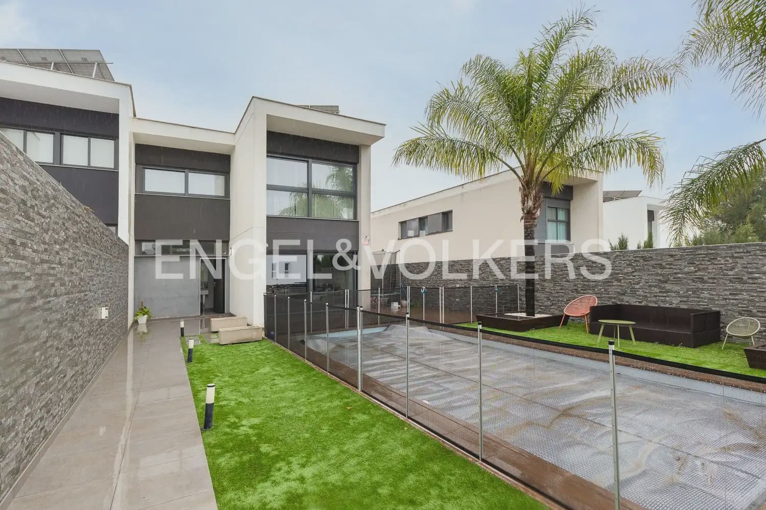 5 bedroom Villa for sale in San Antonio de Benageber with pool garage - € 550,000 (Ref: 9898267)