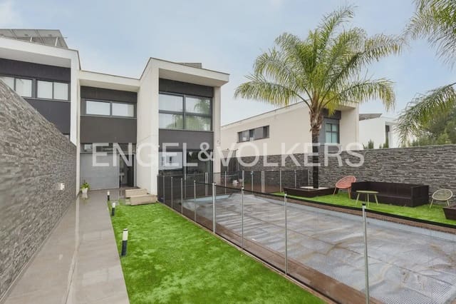 5 bedroom Villa for sale in San Antonio de Benagéber with pool garage - € 550,000 (Ref: 9898267)