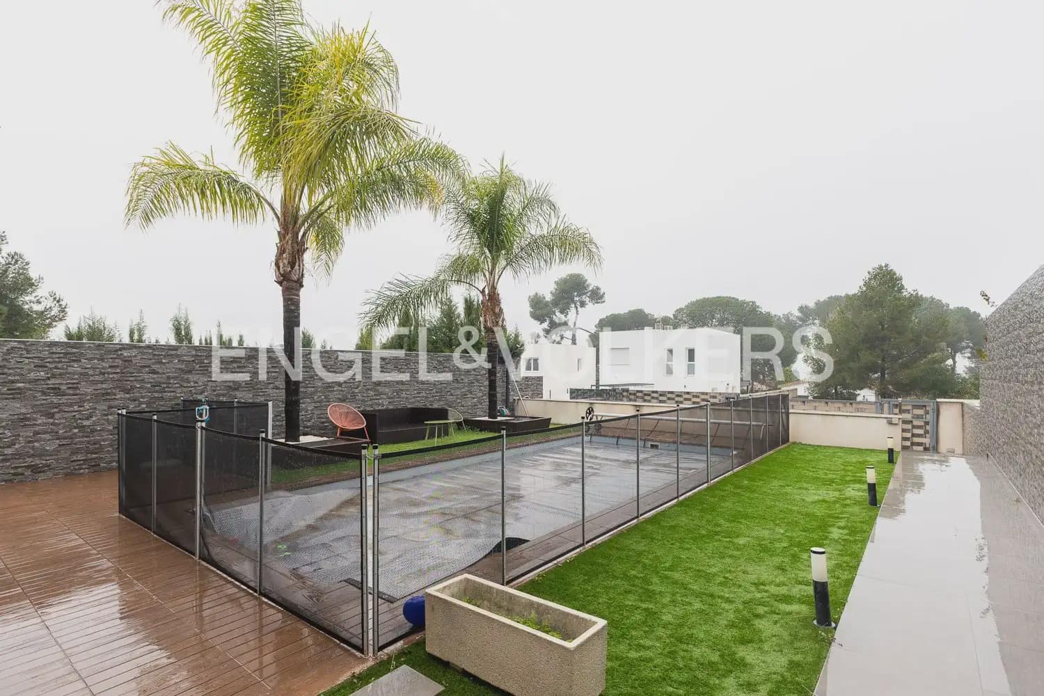 5 bedroom Villa for sale in San Antonio de Benageber with pool garage - € 550,000 (Ref: 9898267)