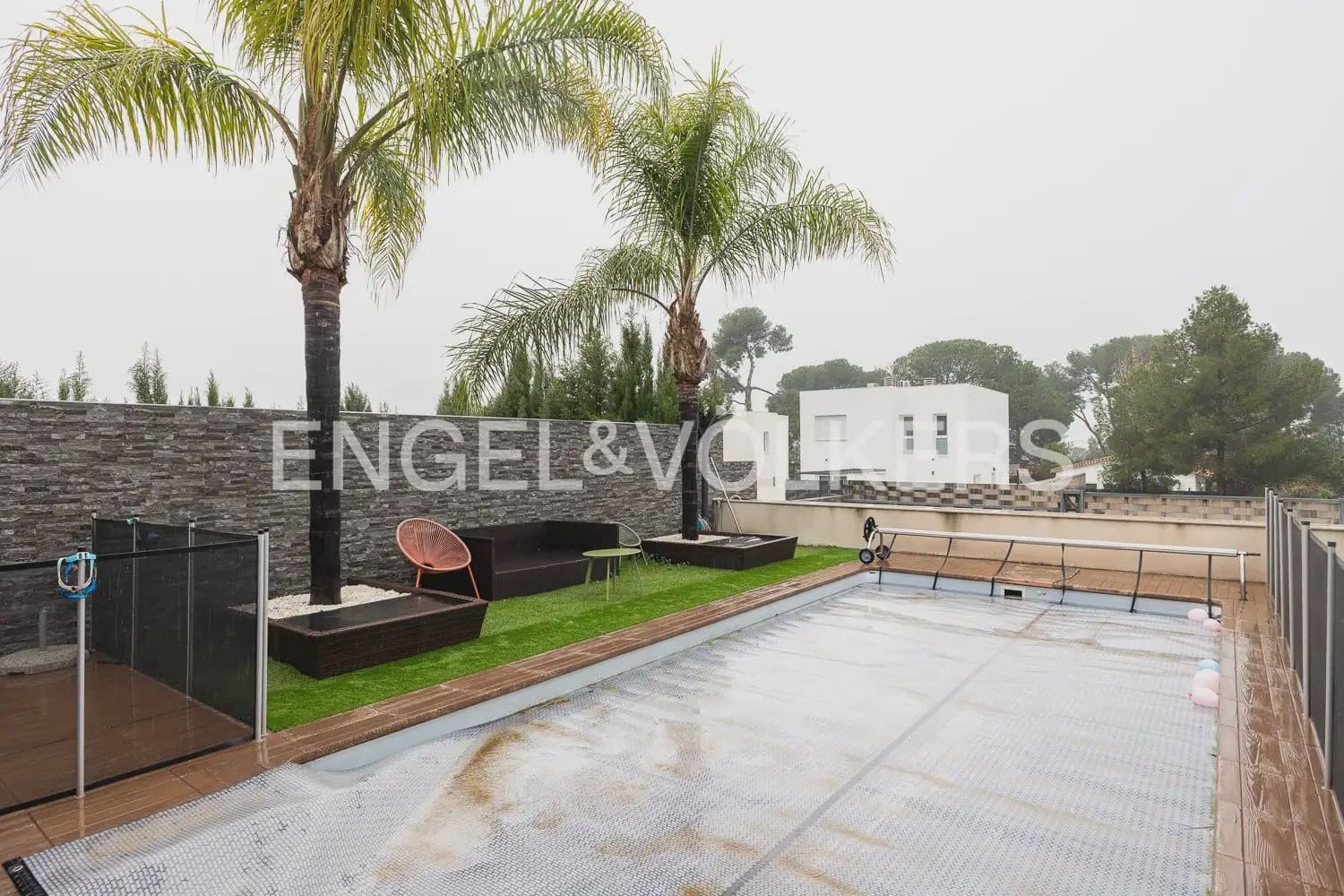 5 bedroom Villa for sale in San Antonio de Benageber with pool garage - € 550,000 (Ref: 9898267)