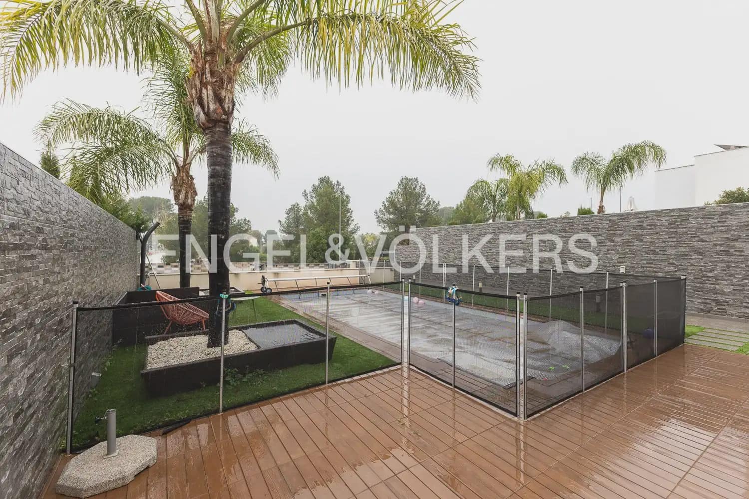 5 bedroom Villa for sale in San Antonio de Benageber with pool garage - € 550,000 (Ref: 9898267)