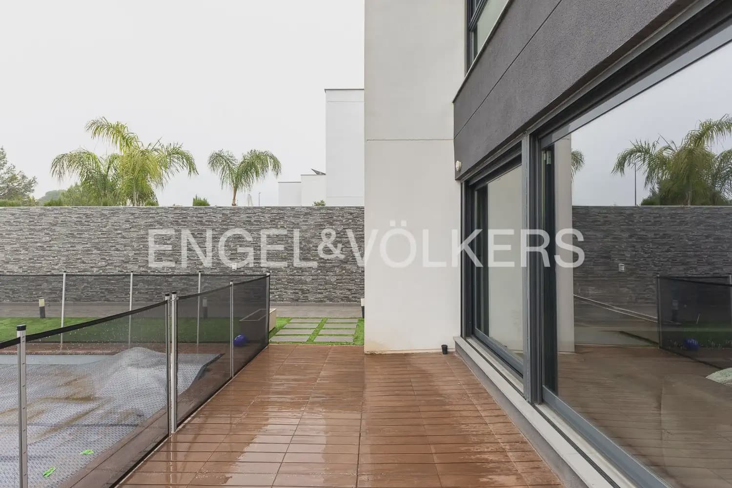 5 bedroom Villa for sale in San Antonio de Benageber with pool garage - € 550,000 (Ref: 9898267)
