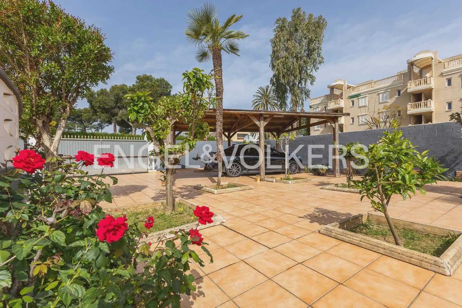 3 sovrum Villa till salu i Denia med pool garage - 695 000 € (Ref: 9898271)