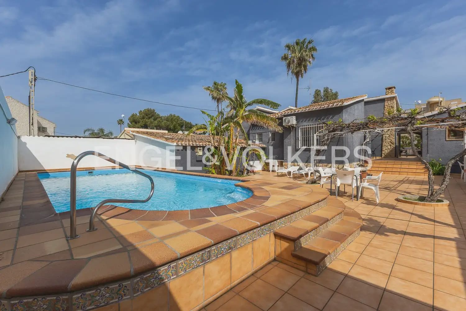 3 sovrum Villa till salu i Denia med pool garage - 695 000 € (Ref: 9898271)