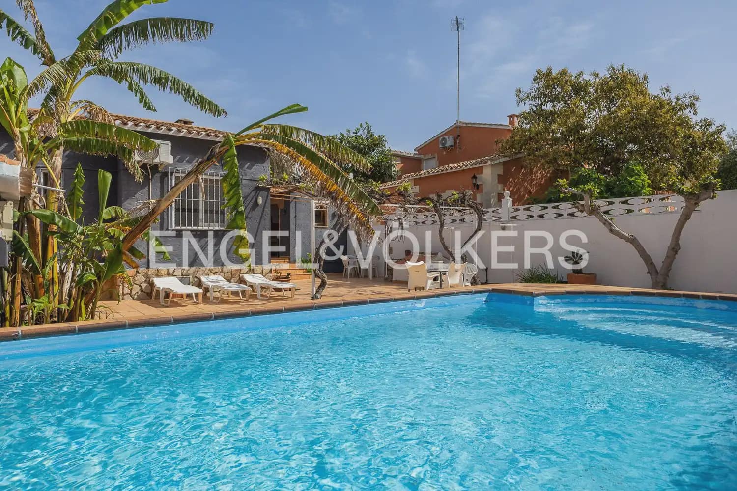 3 sovrum Villa till salu i Denia med pool garage - 695 000 € (Ref: 9898271)