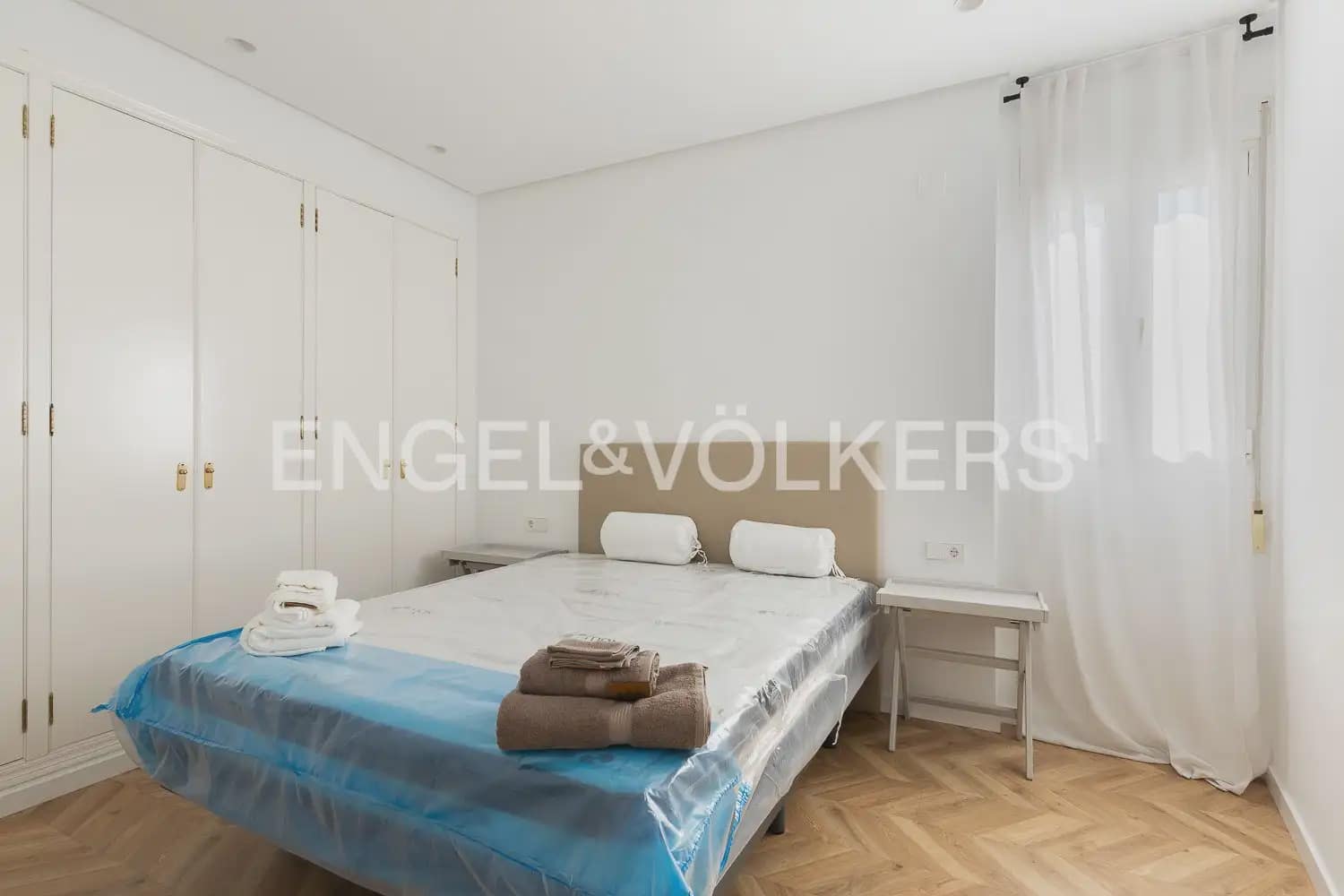 2 slaapkamer Penthouse te huur in Valencia stad - € 1.950 (Ref: 9898272)