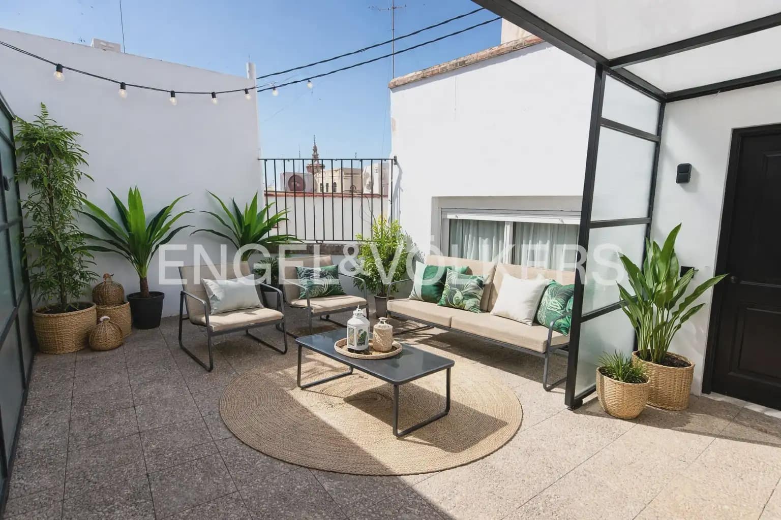2 slaapkamer Penthouse te huur in Valencia stad - € 1.950 (Ref: 9898272)