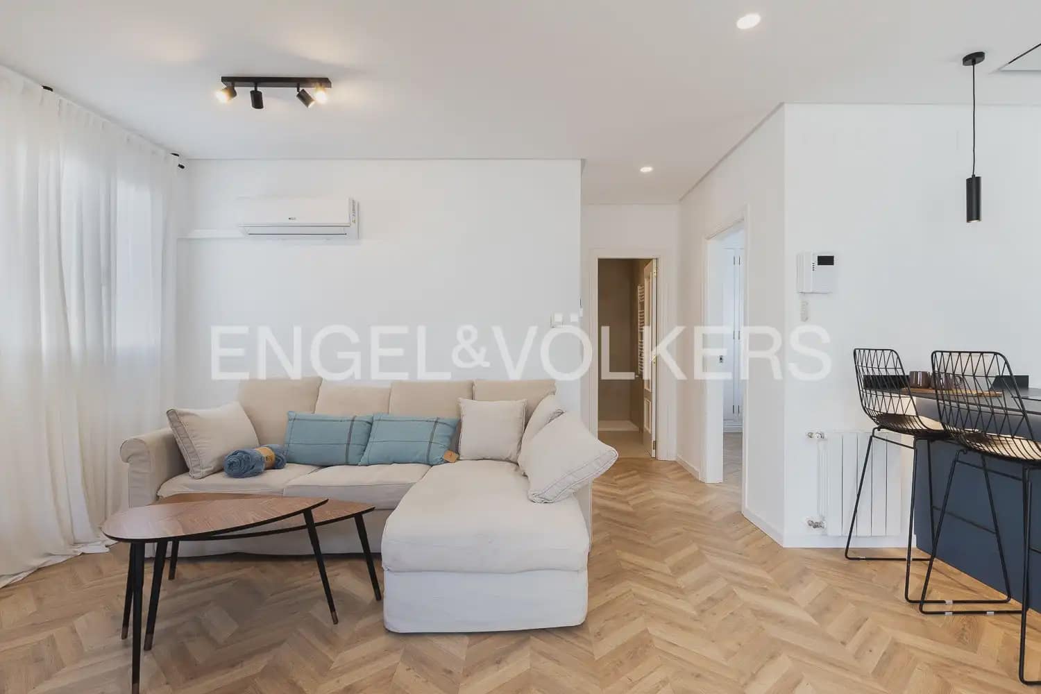 2 slaapkamer Penthouse te huur in Valencia stad - € 1.950 (Ref: 9898272)