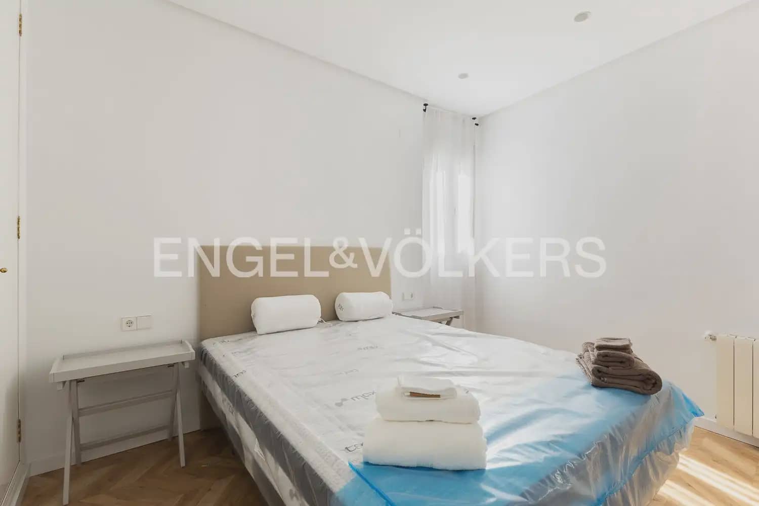 2 slaapkamer Penthouse te huur in Valencia stad - € 1.950 (Ref: 9898272)