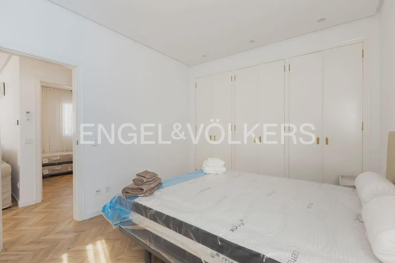 2 slaapkamer Penthouse te huur in Valencia stad - € 1.950 (Ref: 9898272)