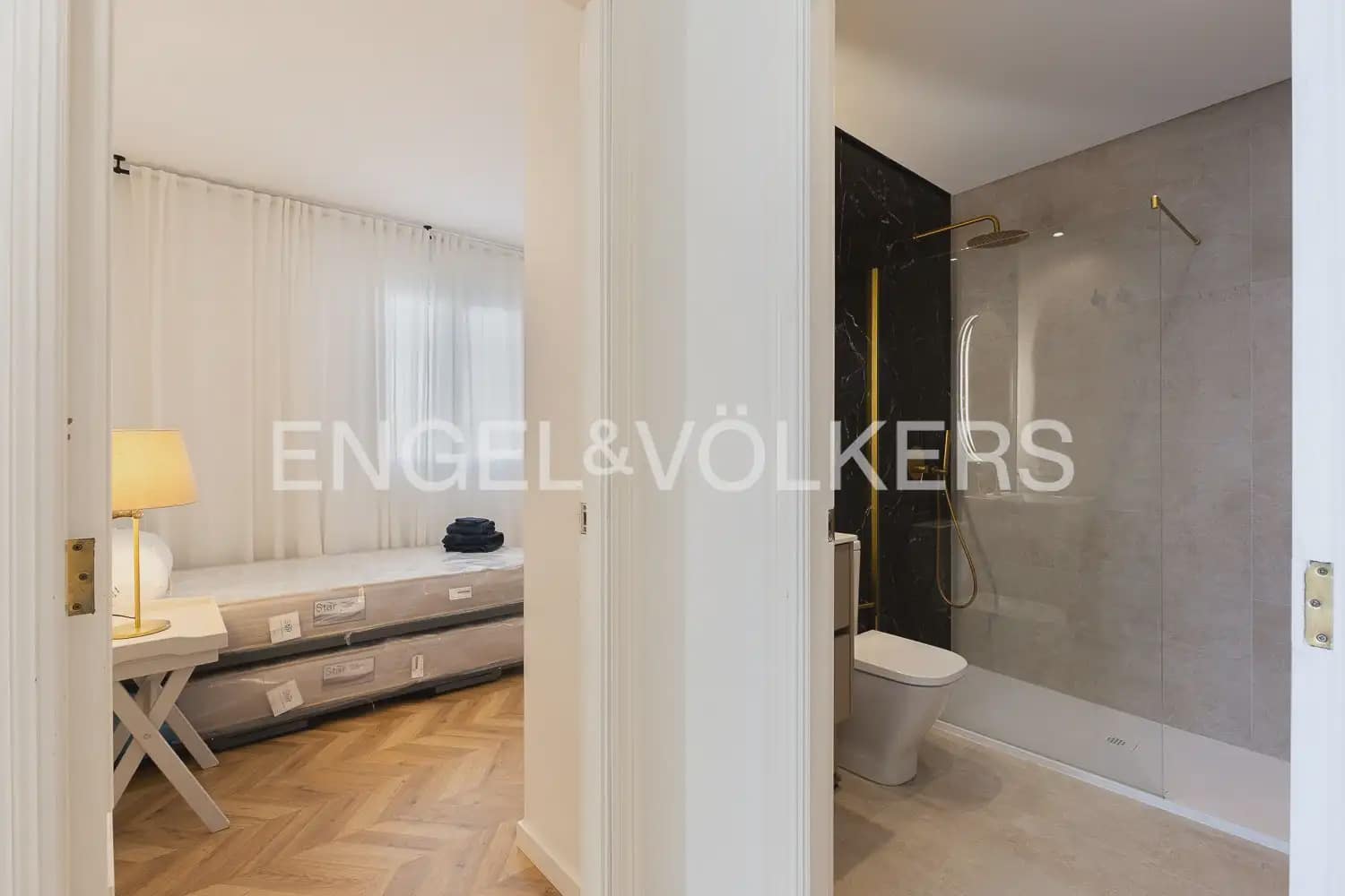 2 slaapkamer Penthouse te huur in Valencia stad - € 1.950 (Ref: 9898272)
