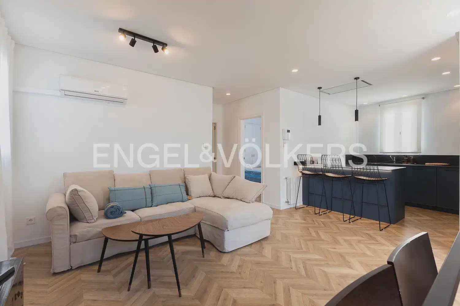 2 slaapkamer Penthouse te huur in Valencia stad - € 1.950 (Ref: 9898272)