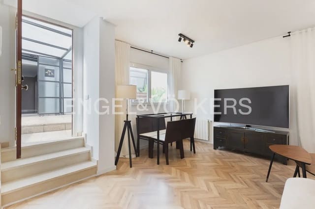 2 slaapkamer Penthouse te huur in La Xerea, Valencia stad - € 1.950 (Ref: 9898272)