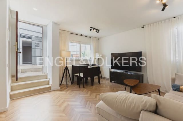 2 slaapkamer Penthouse te huur in La Xerea, Valencia stad - € 1.950 (Ref: 9898272)