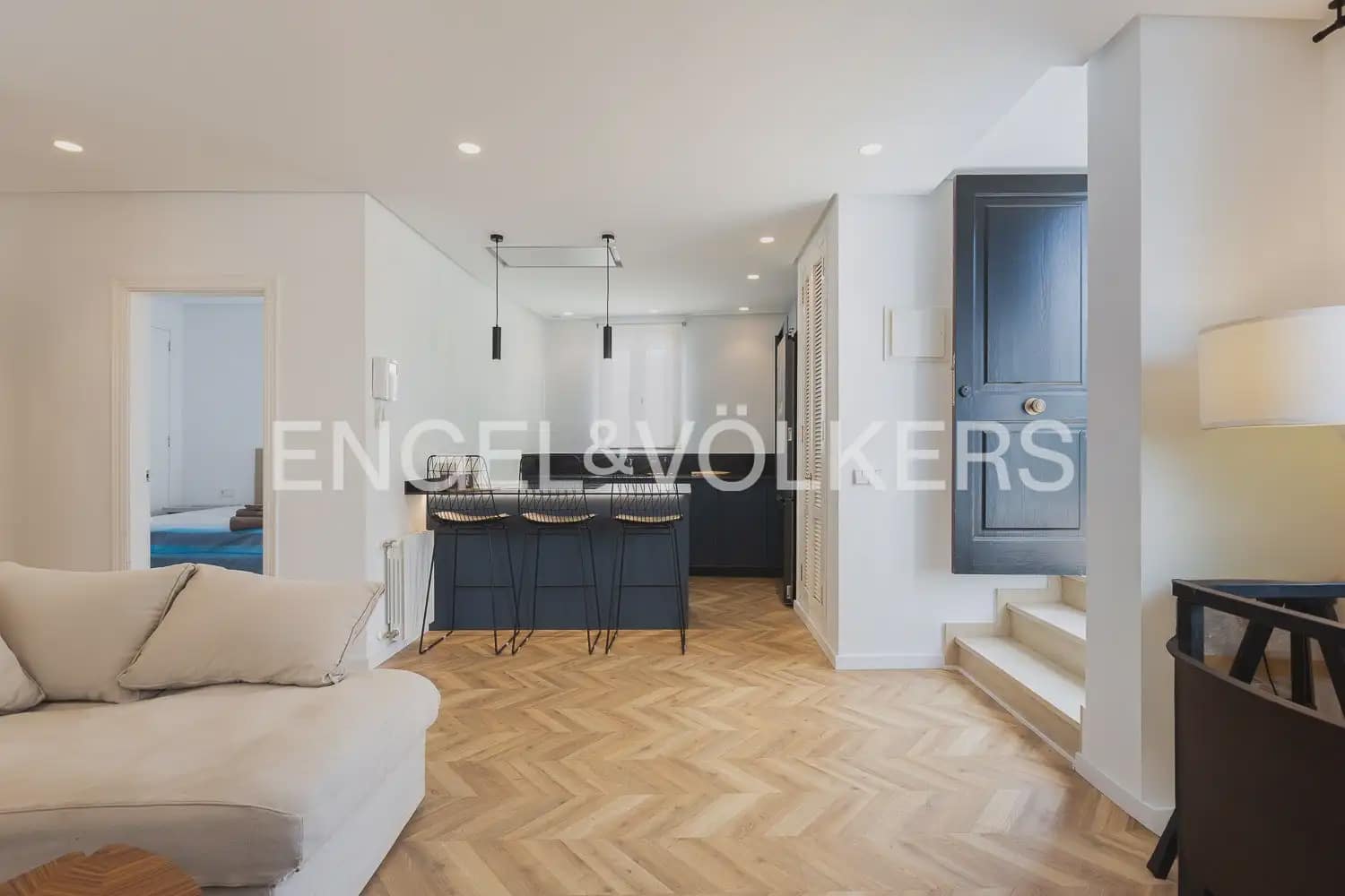 2 slaapkamer Penthouse te huur in Valencia stad - € 1.950 (Ref: 9898272)