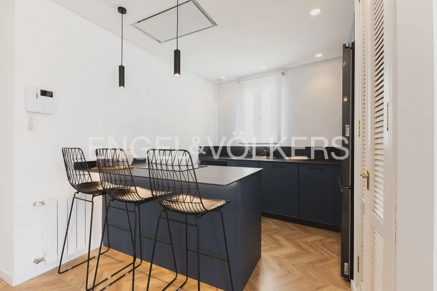 2 slaapkamer Penthouse te huur in Valencia stad - € 1.950 (Ref: 9898272)