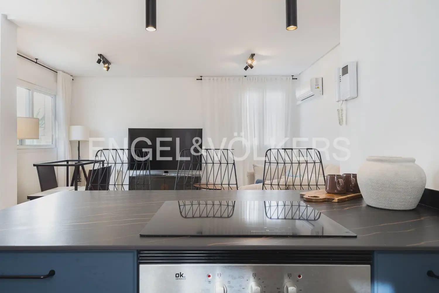 2 slaapkamer Penthouse te huur in Valencia stad - € 1.950 (Ref: 9898272)