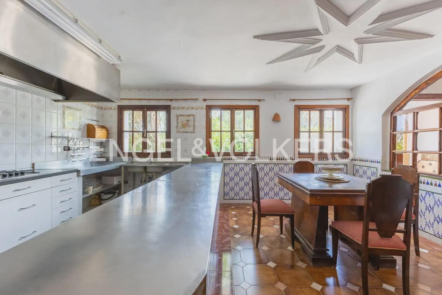 14 quarto Quinta/Casa Rural para venda em Denia com garagem - 1 380 000 € (Ref: 9898274)