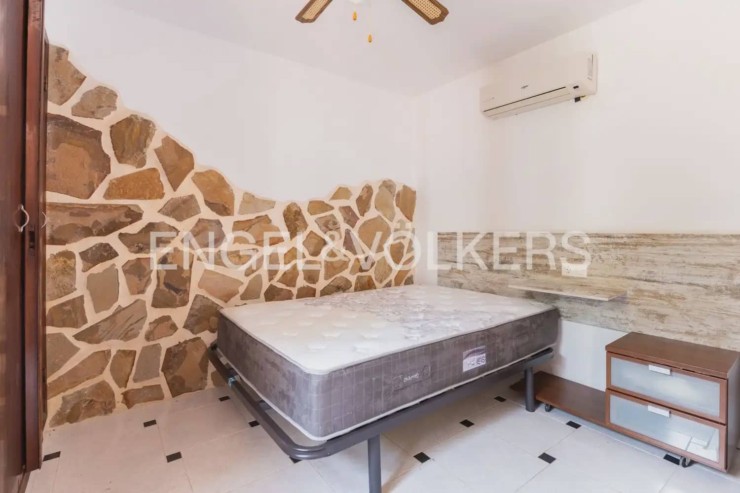 14 quarto Quinta/Casa Rural para venda em Denia com garagem - 1 380 000 € (Ref: 9898274)