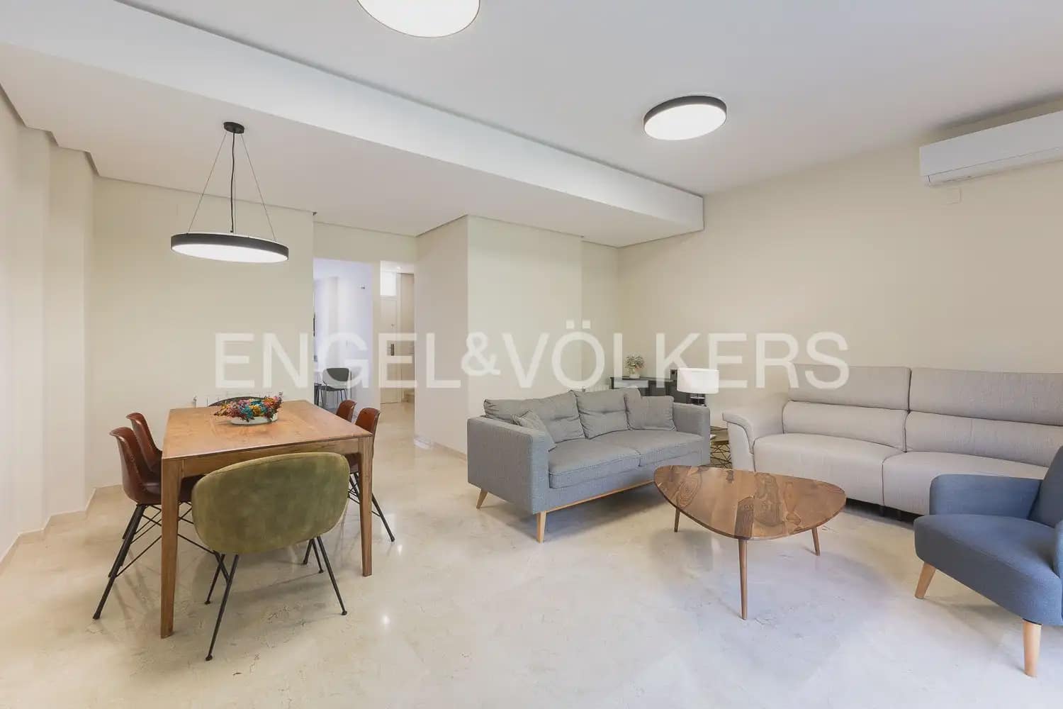 3 bedroom Terraced Villa for rent in Rocafort with garage - € 2,500 (Ref: 9898275)