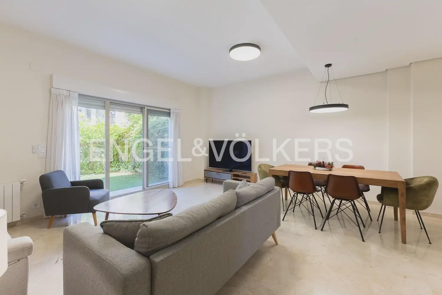 3 bedroom Terraced Villa for rent in Rocafort with garage - € 2,500 (Ref: 9898275)