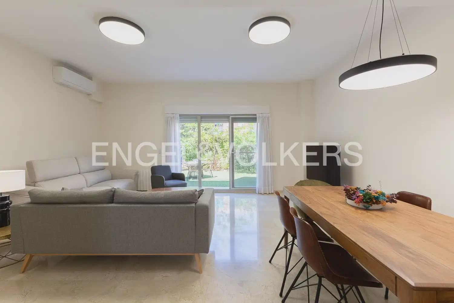 3 bedroom Terraced Villa for rent in Rocafort with garage - € 2,500 (Ref: 9898275)