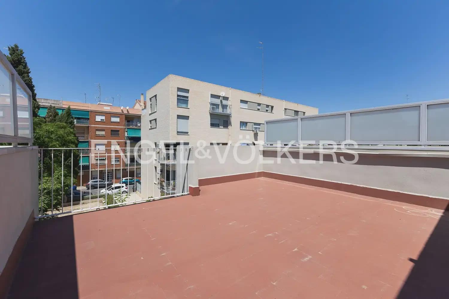 3 bedroom Terraced Villa for rent in Rocafort with garage - € 2,500 (Ref: 9898275)