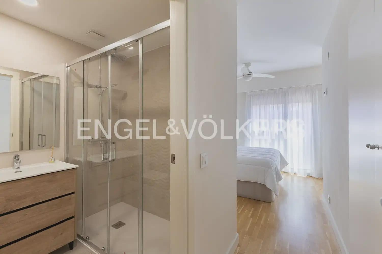 3 bedroom Terraced Villa for rent in Rocafort with garage - € 2,500 (Ref: 9898275)