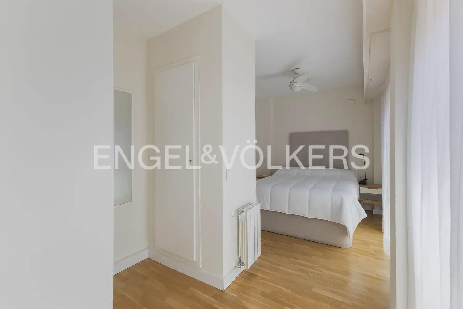 3 bedroom Terraced Villa for rent in Rocafort with garage - € 2,500 (Ref: 9898275)