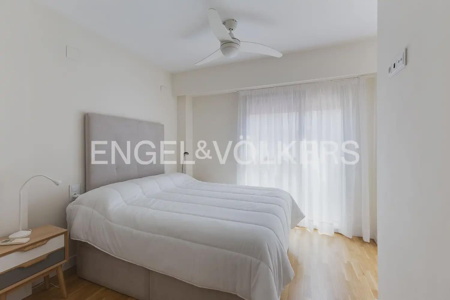 3 bedroom Terraced Villa for rent in Rocafort with garage - € 2,500 (Ref: 9898275)