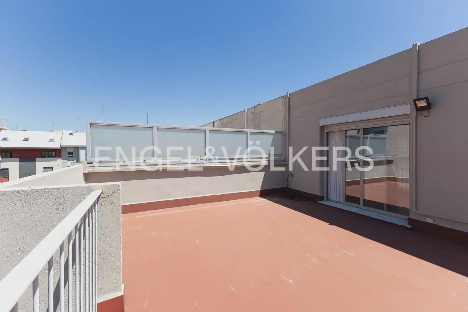 3 bedroom Terraced Villa for rent in Rocafort with garage - € 2,500 (Ref: 9898275)